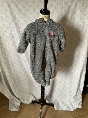 NFL Gray Sherpa Footed Baby One-Piece with 49ers Patch